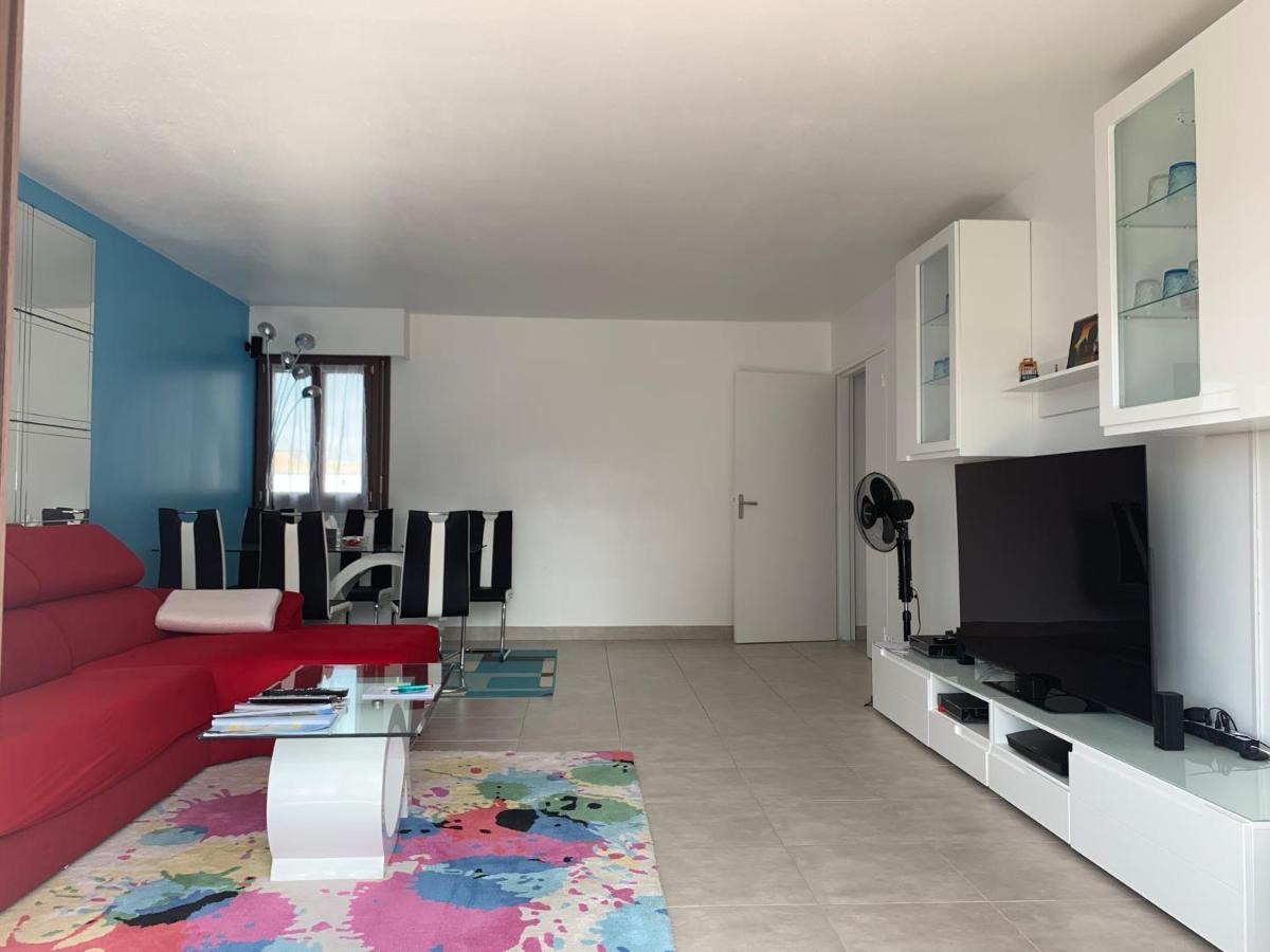 Grand Appartement A Louer Vue Sur Seine Melun Exterior foto